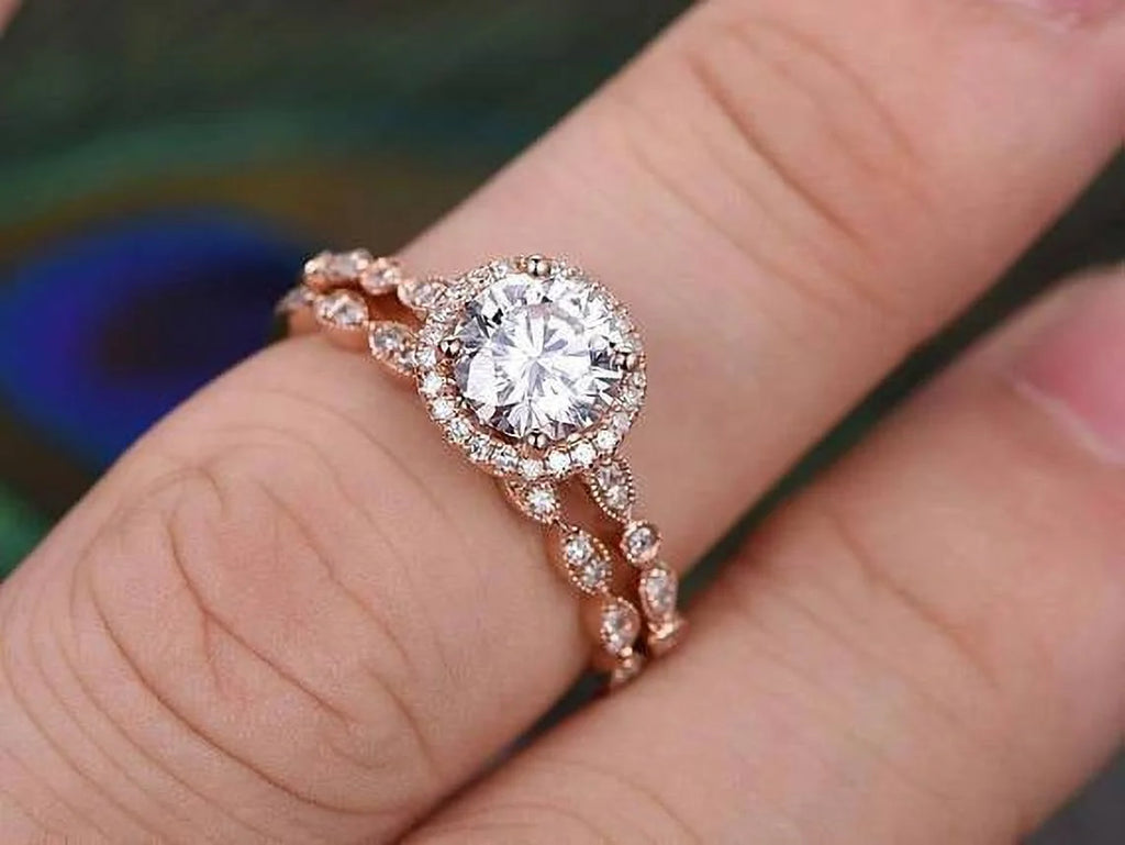 18K Rose Gold Plated Halo Moissanite Wedding Ring Set Q854022