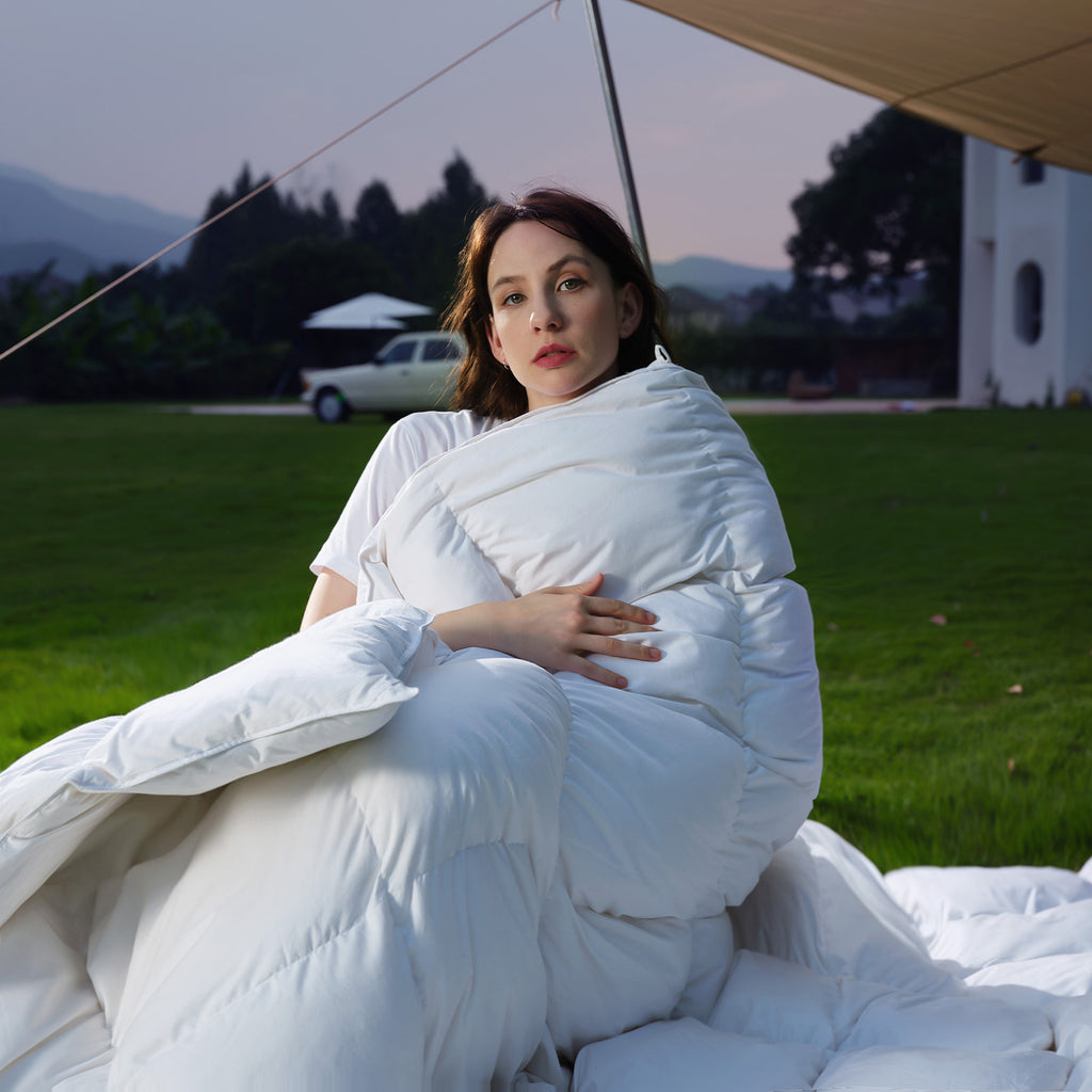 White 90 x 90 Inch Queen Size Down Comforter with Cotton Cover U7831
