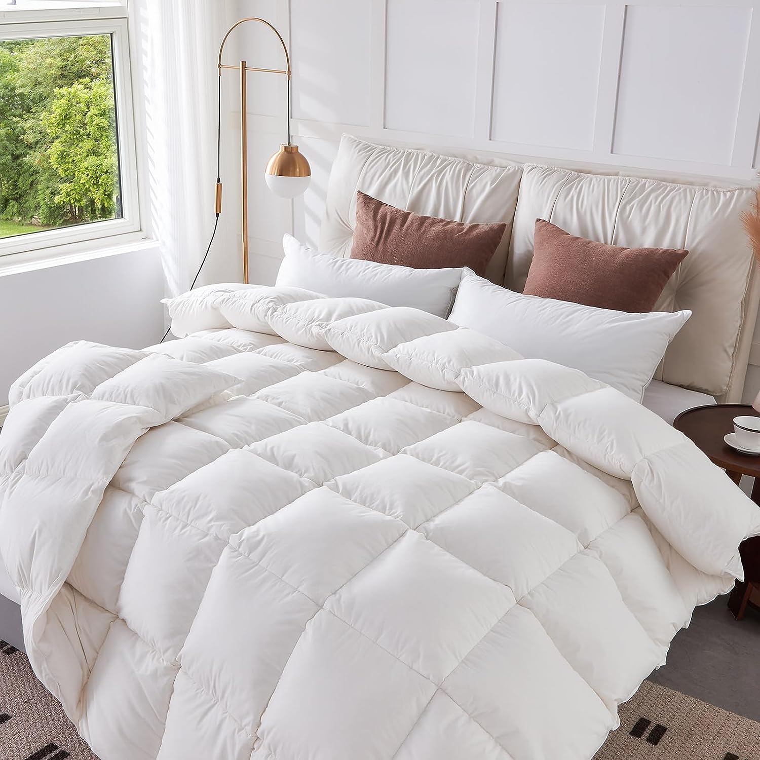 White 90 x 90 Inch Queen Size Down Comforter with Cotton Cover U7831