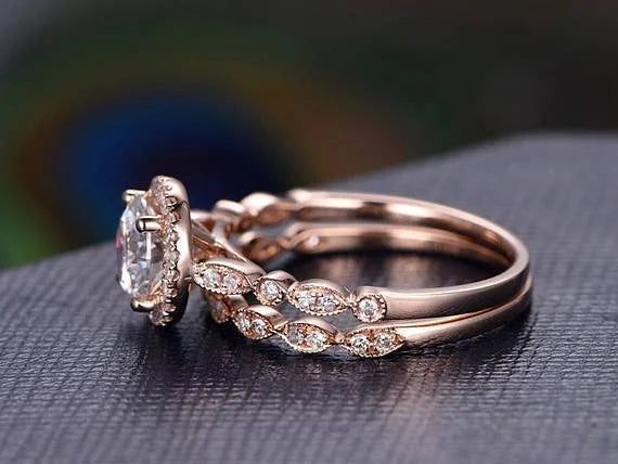 18K Rose Gold Plated Halo Moissanite Wedding Ring Set Q854022