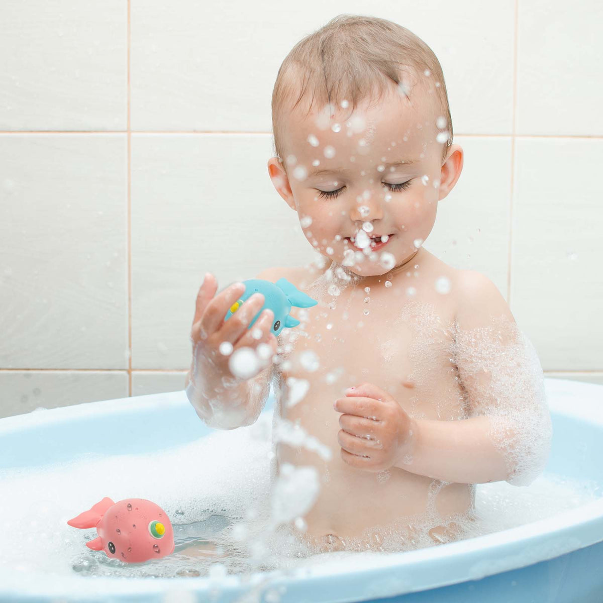 2 Pcs Wind-up Bathtub Toys R583401