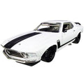 White 1/18 Diecast Car D86025
