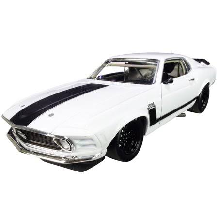 White 1/18 Diecast Car D86025
